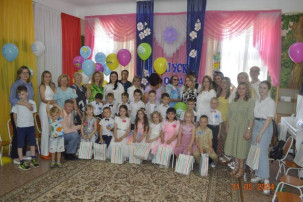 Выпускники прощаются с детским садом! Выпускники прощаются с детским садом!.